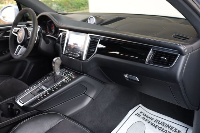 2017 Porsche Macan  - 22969071 - 23