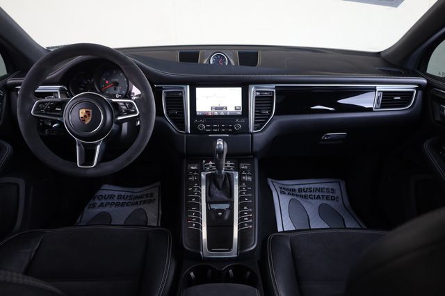 2017 Porsche Macan  - 22969071 - 24