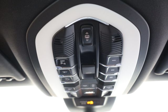 2017 Porsche Macan  - 22969071 - 30