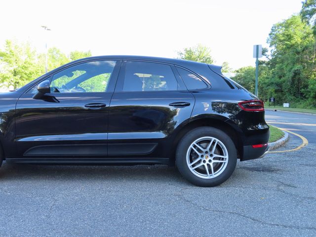 2017 Porsche Macan AWD - 23044444 - 9