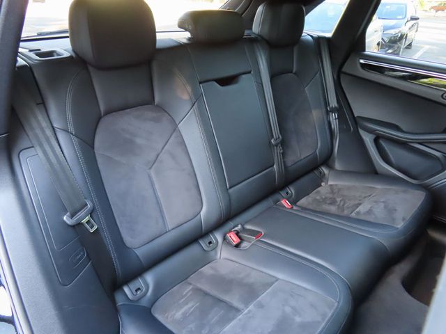 2017 Porsche Macan AWD - 23044444 - 26