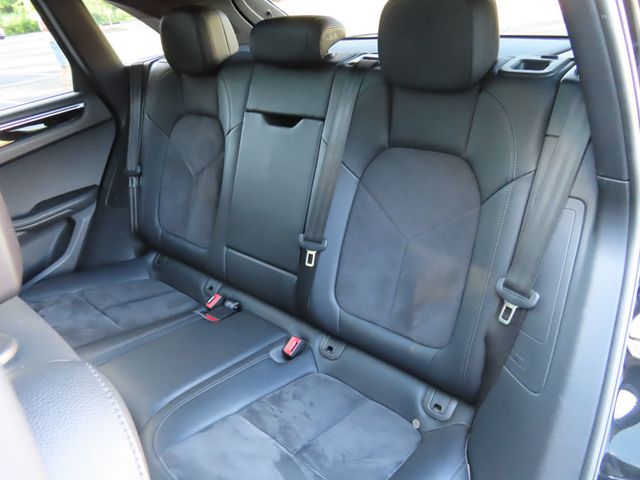 2017 Porsche Macan AWD - 23044444 - 29