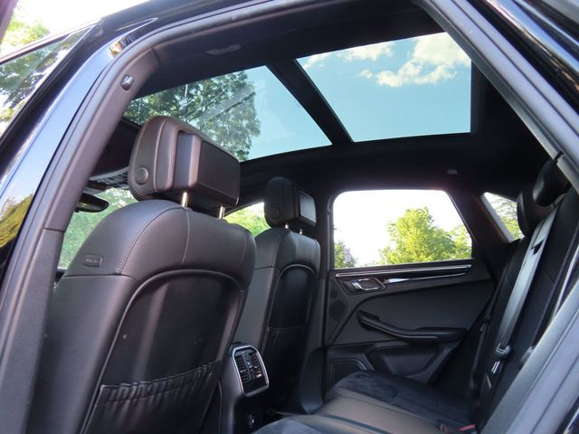 2017 Porsche Macan AWD - 23044444 - 30
