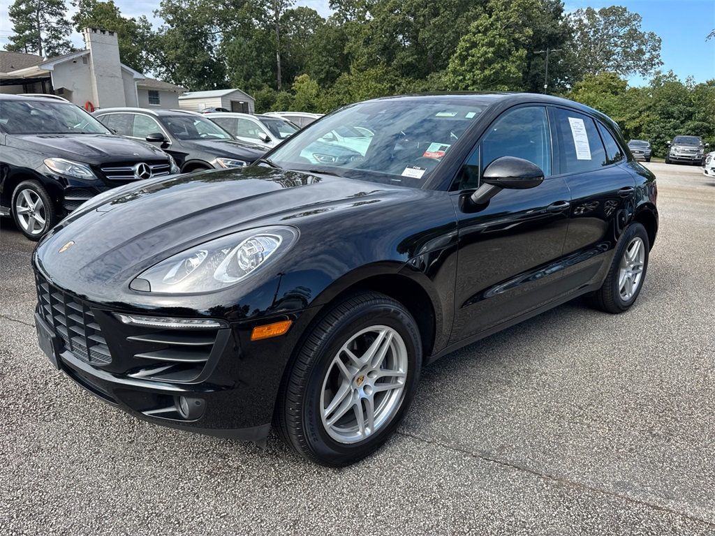 2017 Porsche Macan photo 2