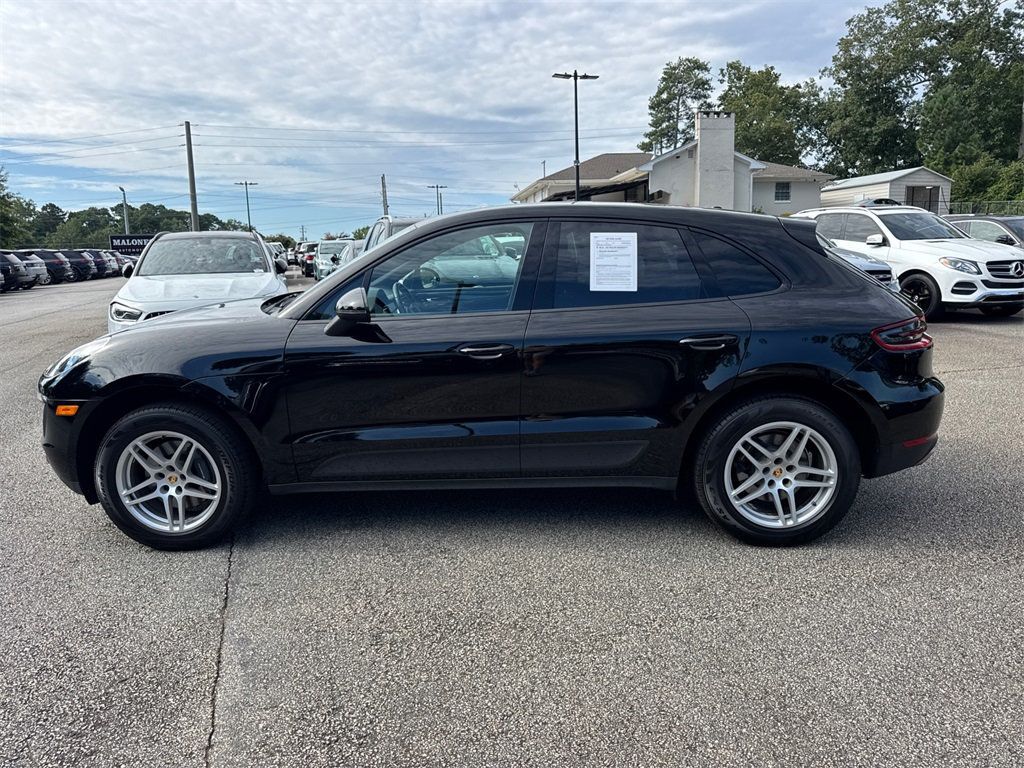 2017 Porsche Macan photo 3