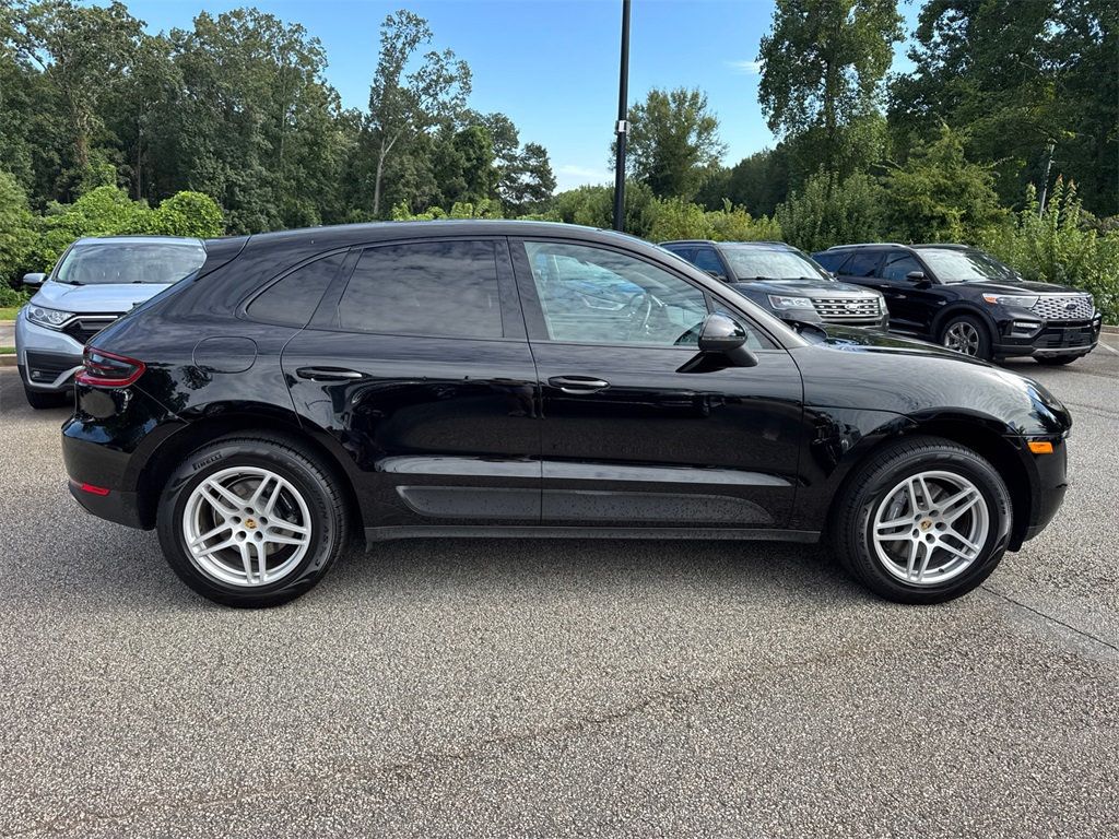 2017 Porsche Macan photo 7