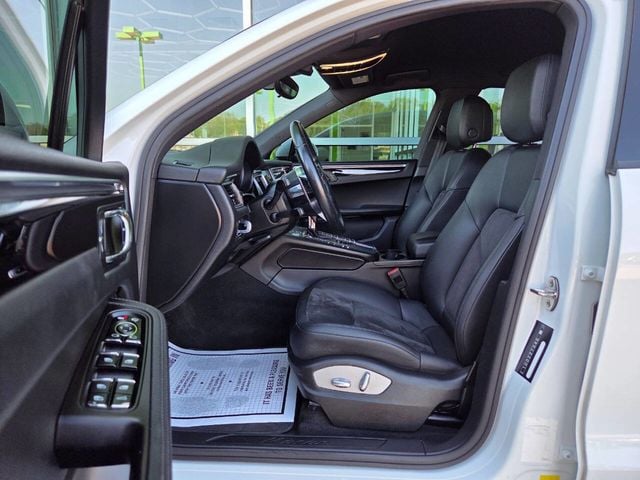 2017 Porsche Macan AWD - 22891541 - 10