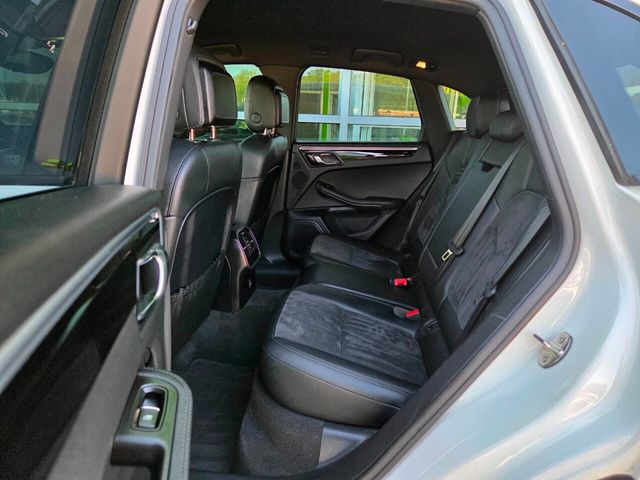 2017 Porsche Macan AWD - 22891541 - 13