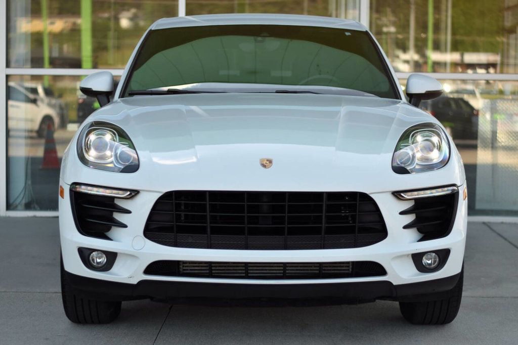 2017 Porsche Macan Base photo 4