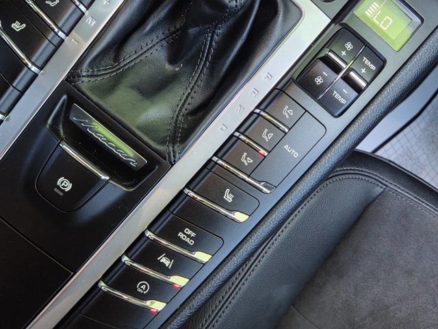 2017 Porsche Macan AWD - 22891541 - 47