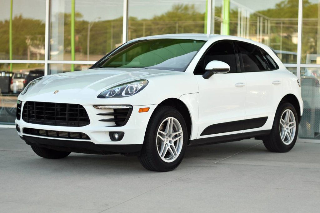 2017 Porsche Macan Base photo 5