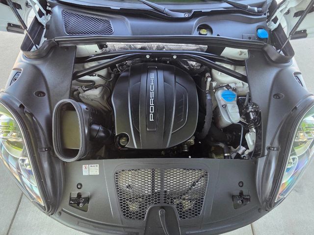 2017 Porsche Macan AWD - 22891541 - 51