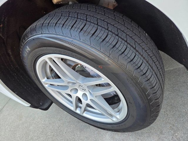 2017 Porsche Macan AWD - 22891541 - 53