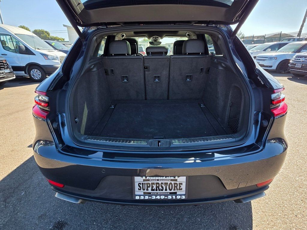 2017 Porsche Macan AWD - 22933716 - 11