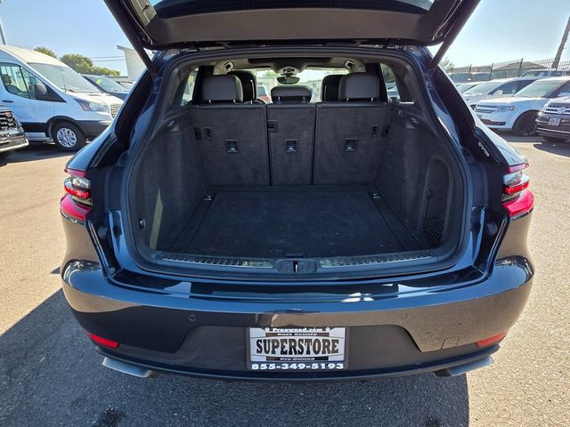 2017 Porsche Macan AWD - 22933716 - 11