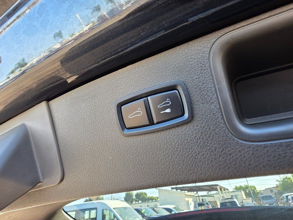 2017 Porsche Macan AWD - 22933716 - 12