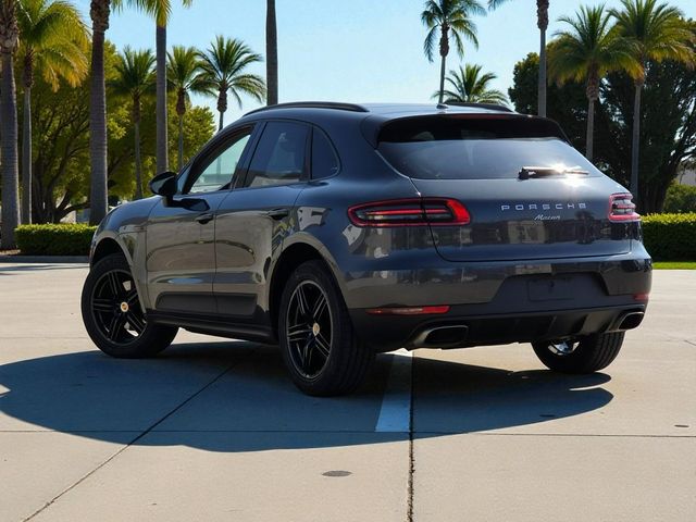 2017 Porsche Macan AWD - 22933716 - 1