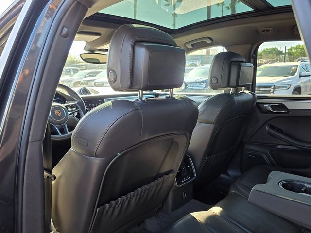 2017 Porsche Macan AWD - 22933716 - 19