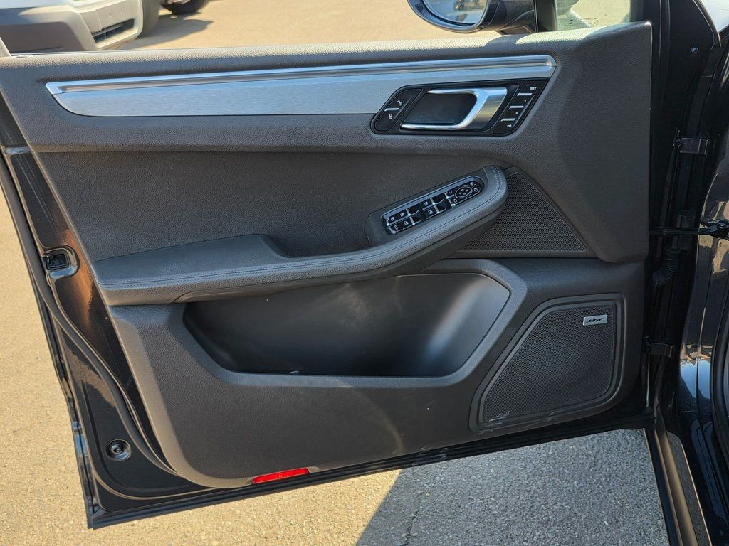 2017 Porsche Macan AWD - 22933716 - 22