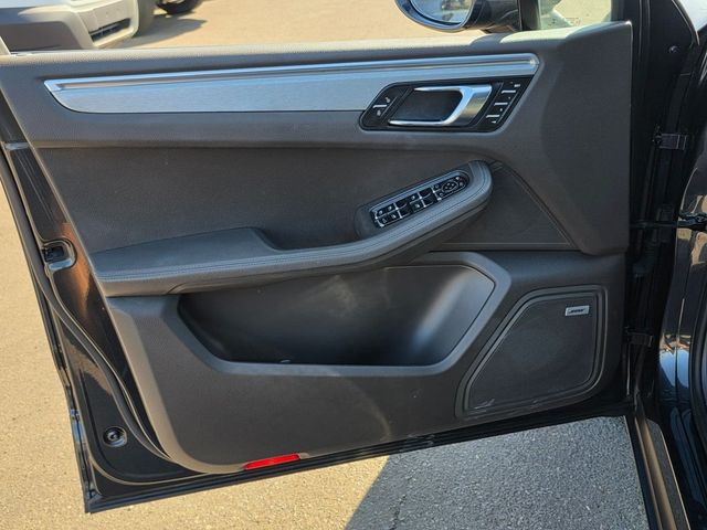 2017 Porsche Macan AWD - 22933716 - 22