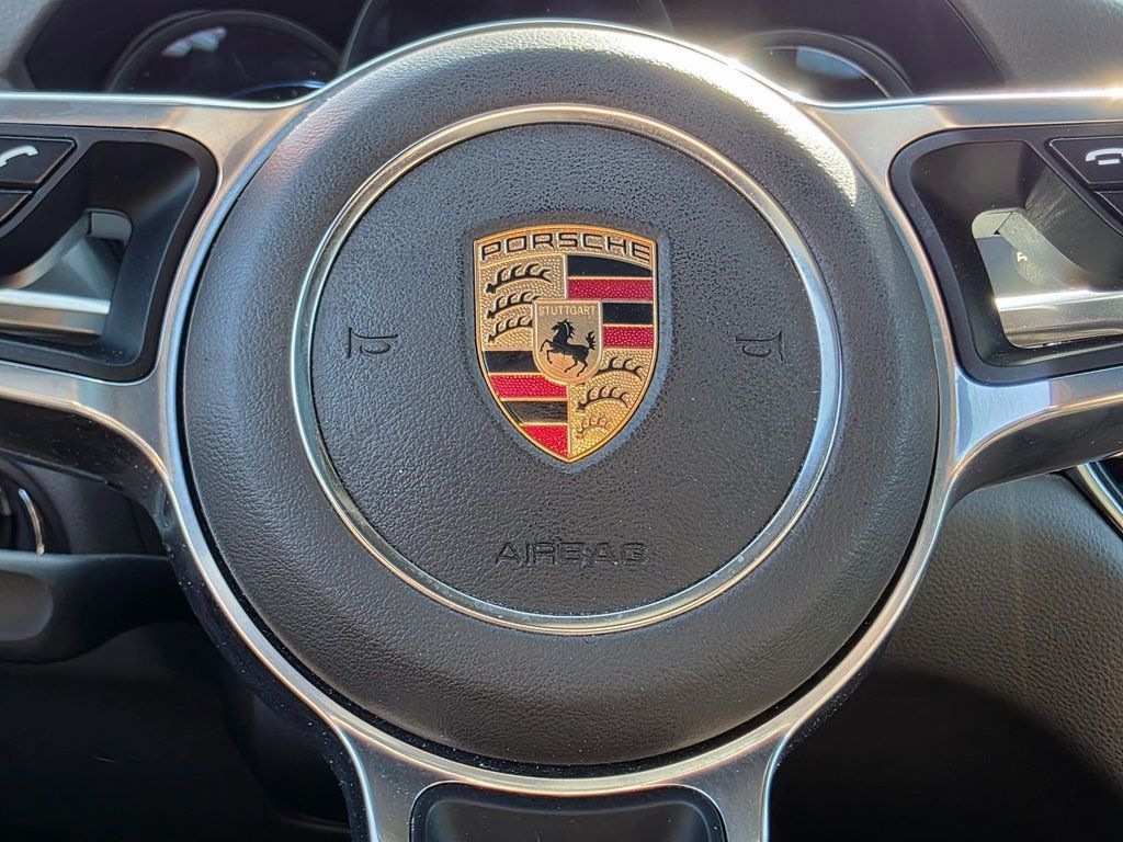 2017 Porsche Macan AWD - 22933716 - 27