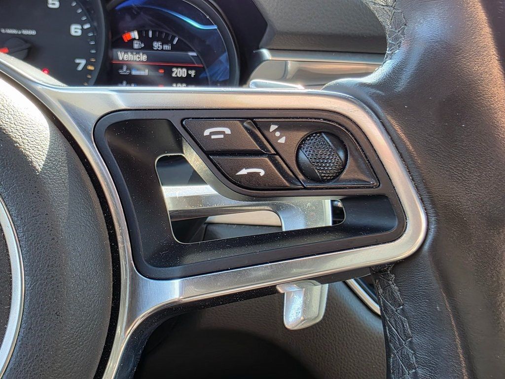 2017 Porsche Macan AWD - 22933716 - 28