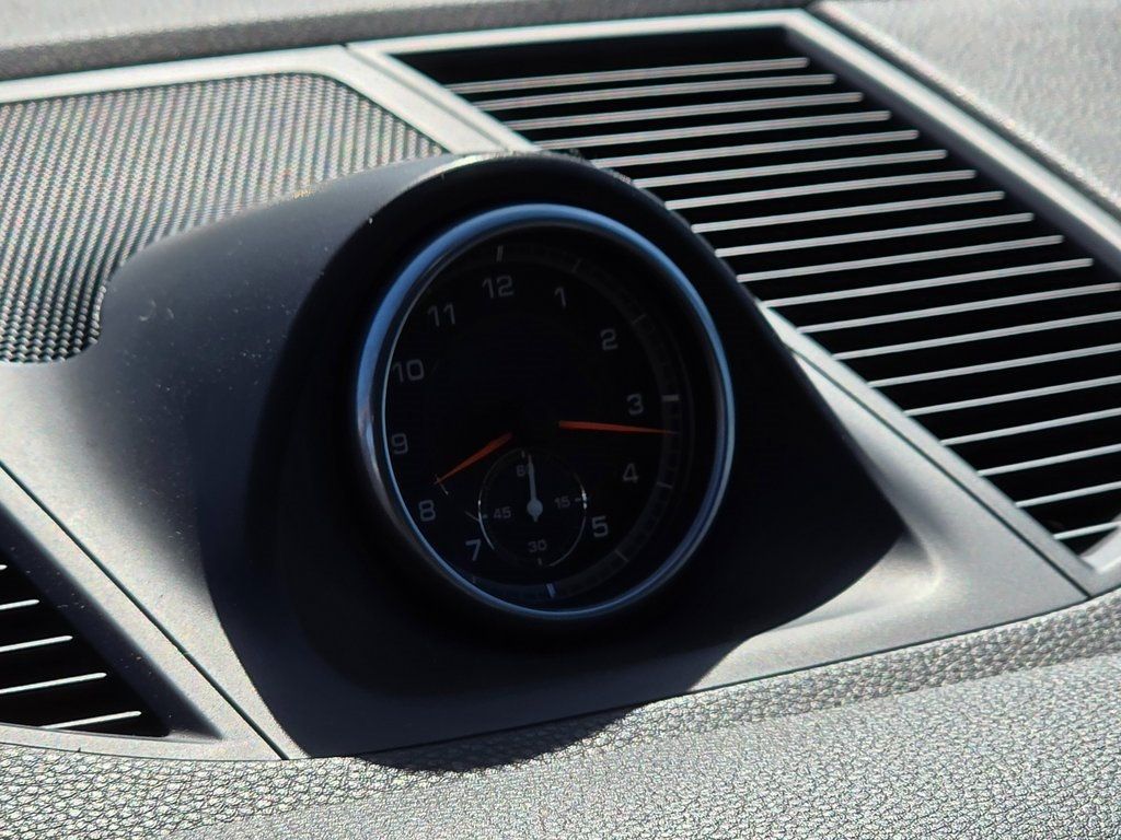 2017 Porsche Macan AWD - 22933716 - 29