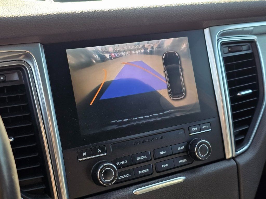 2017 Porsche Macan AWD - 22933716 - 31