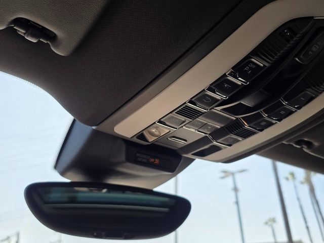 2017 Porsche Macan AWD - 22933716 - 37