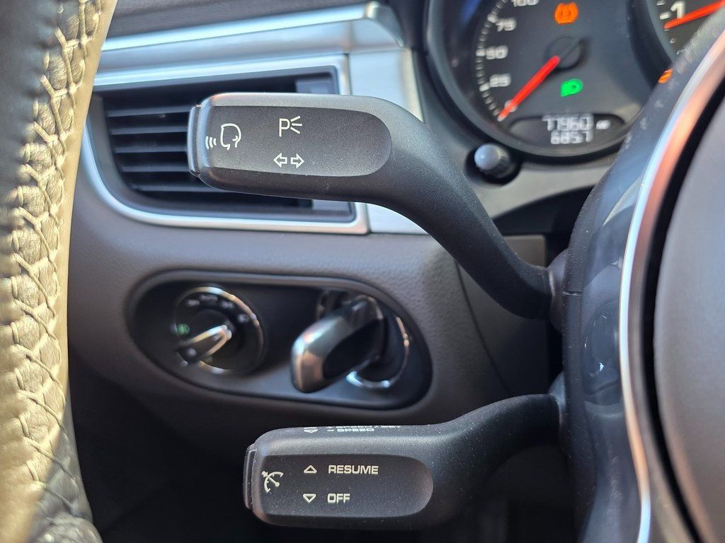 2017 Porsche Macan AWD - 22933716 - 38