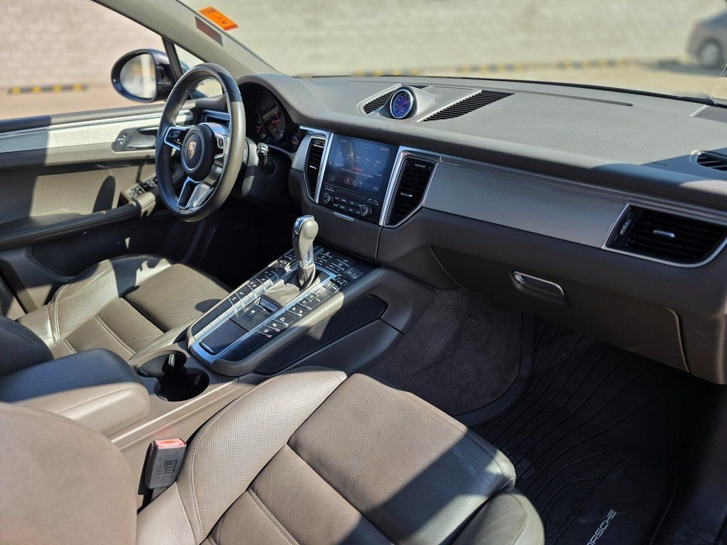 2017 Porsche Macan AWD - 22933716 - 4