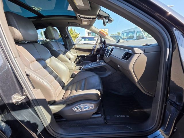 2017 Porsche Macan AWD - 22933716 - 8