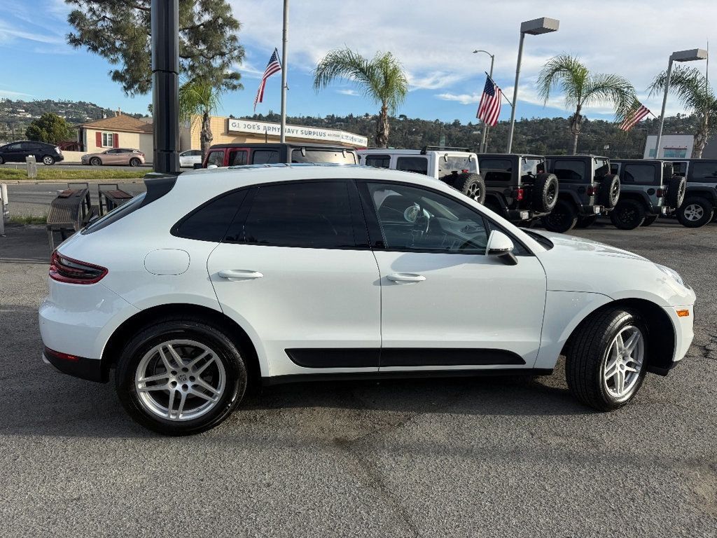 2017 Porsche Macan AWD - 22992905 - 9