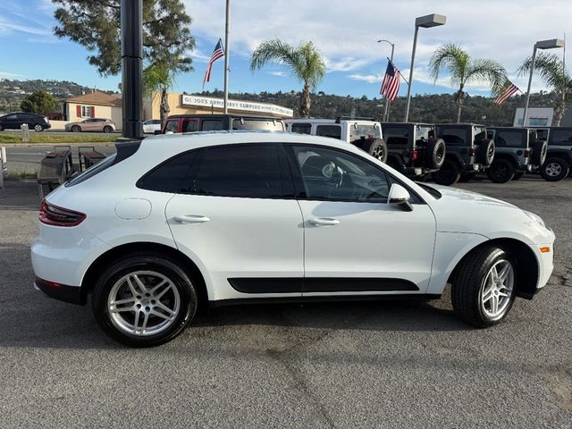 2017 Porsche Macan AWD - 22992905 - 9