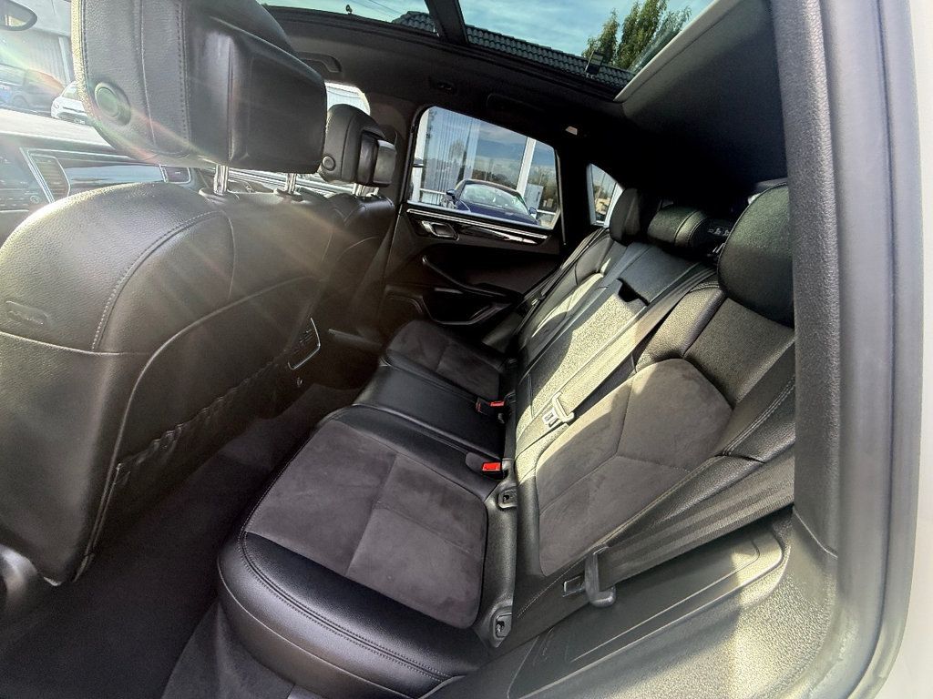 2017 Porsche Macan AWD - 22992905 - 14