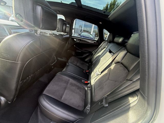 2017 Porsche Macan AWD - 22992905 - 14