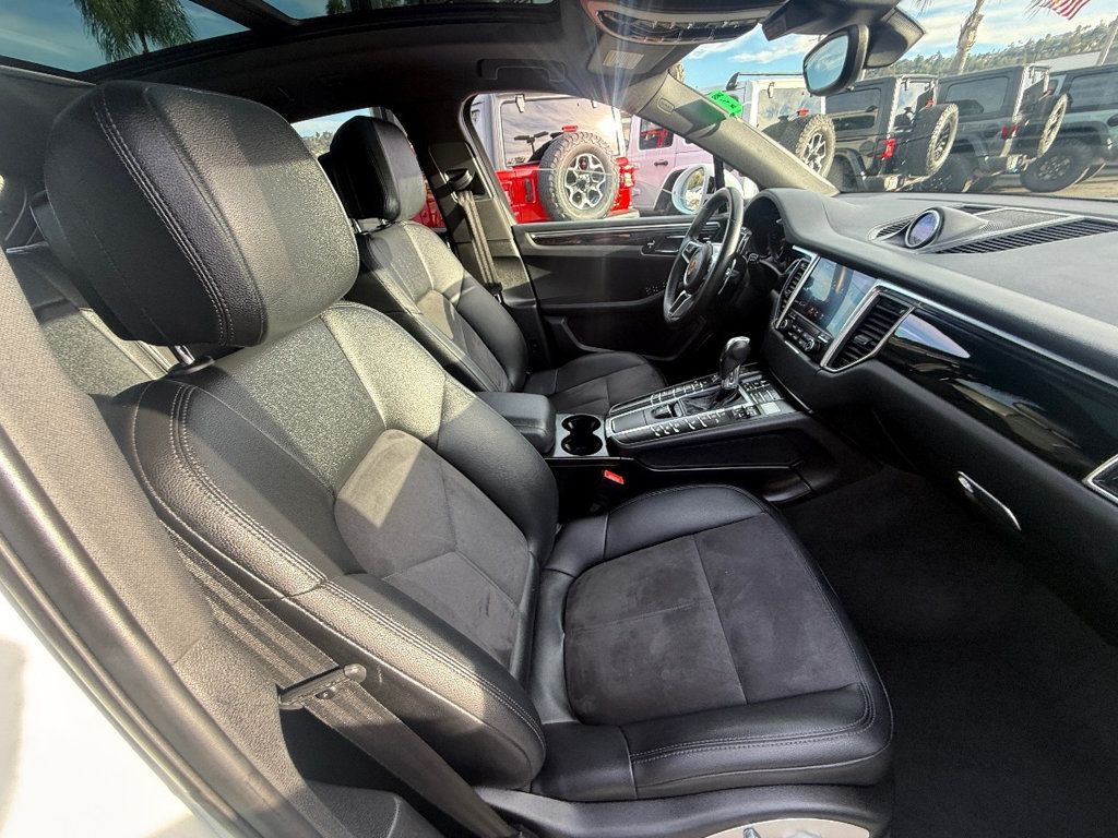 2017 Porsche Macan AWD - 22992905 - 17