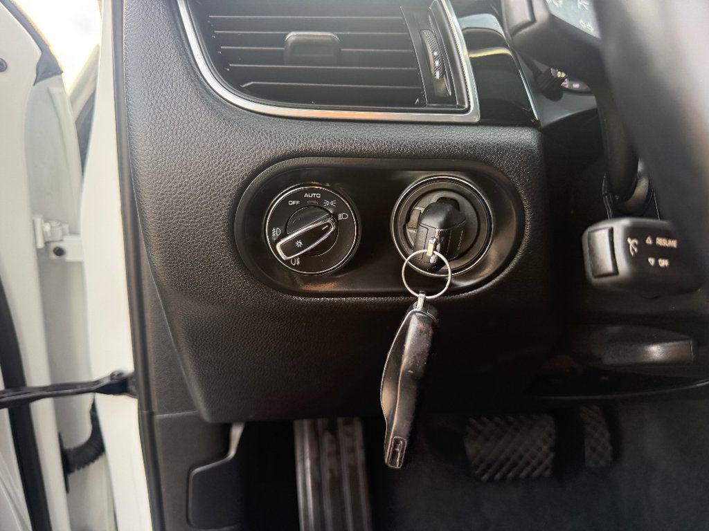 2017 Porsche Macan AWD - 22992905 - 20