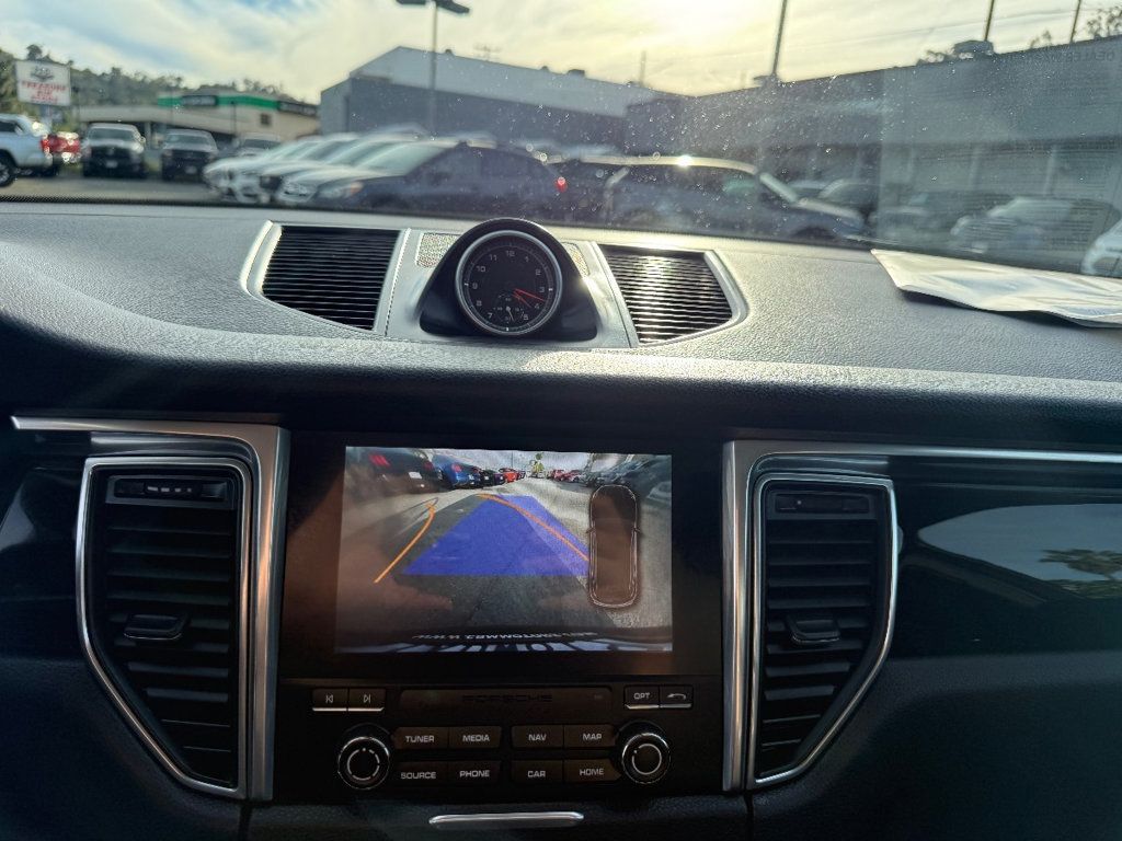 2017 Porsche Macan AWD - 22992905 - 26