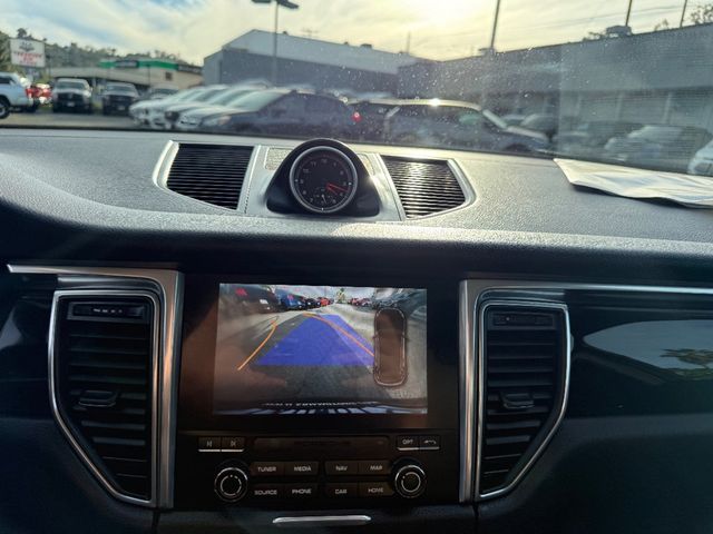 2017 Porsche Macan AWD - 22992905 - 26