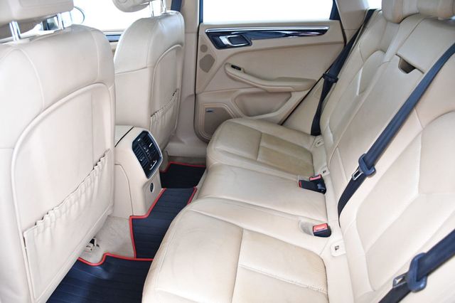 2017 Porsche Macan AWD - 22919016 - 9