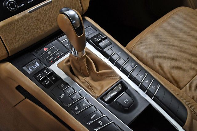 2017 Porsche Macan AWD - 22919016 - 24