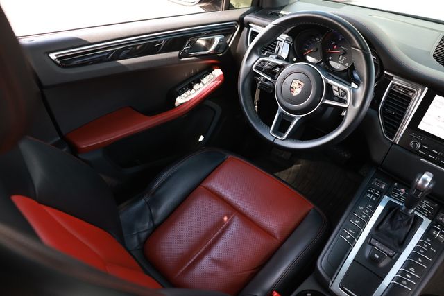 2017 Porsche Macan AWD - 23046056 - 22