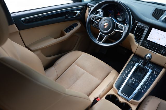 2017 Porsche Macan AWD - 23032848 - 22