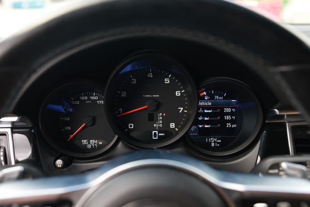 2017 Porsche Macan AWD - 23032848 - 32