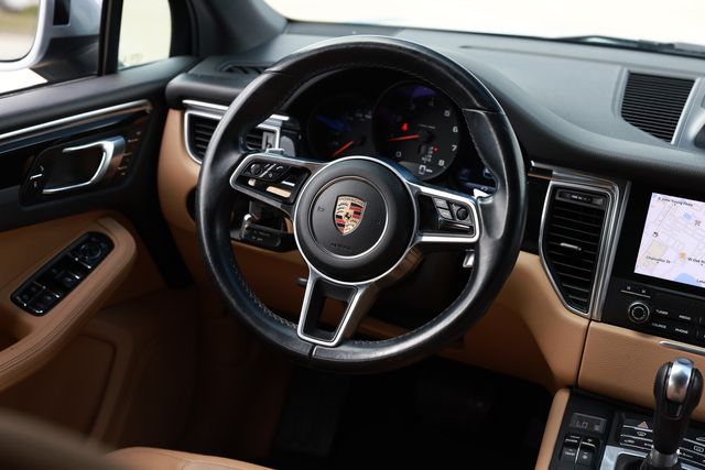 2017 Porsche Macan AWD - 23032848 - 33
