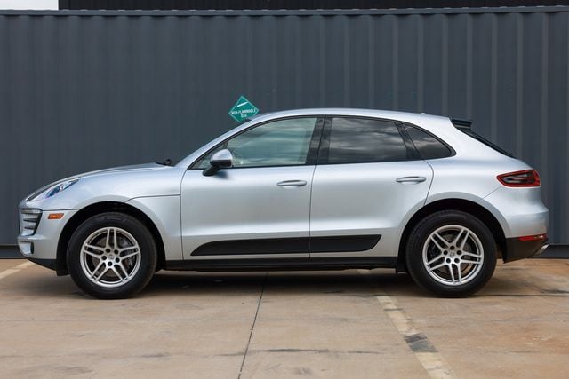 2017 Porsche Macan AWD - 23032848 - 3