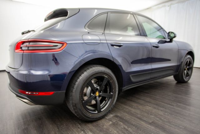 2017 Porsche Macan AWD - 22287250 - 29