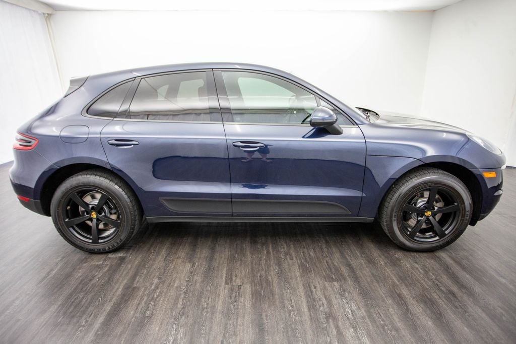 2017 Porsche Macan AWD - 22287250 - 5