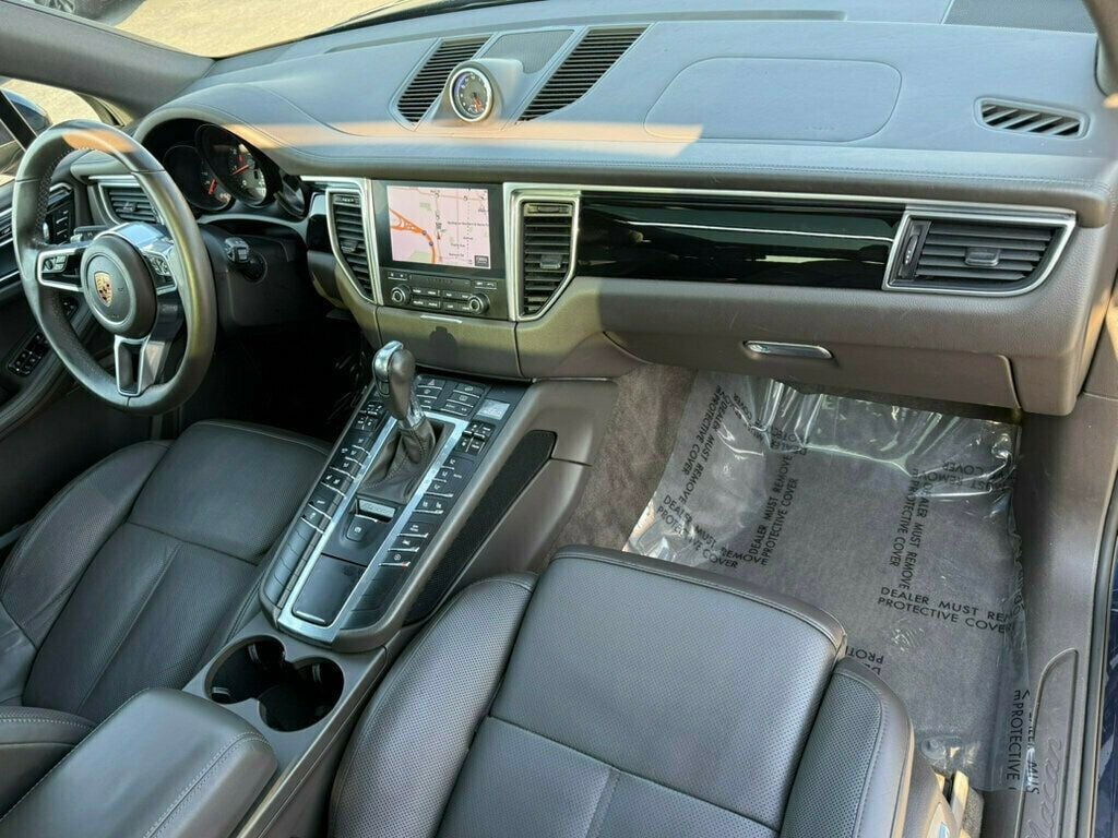 2017 Porsche Macan AWD - 23003968 - 9